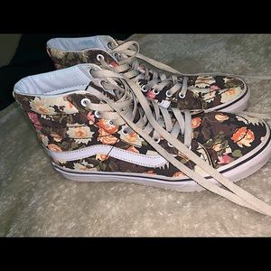 Abstract Floral Slim sk8-Hi Vans 🧡💚🤍